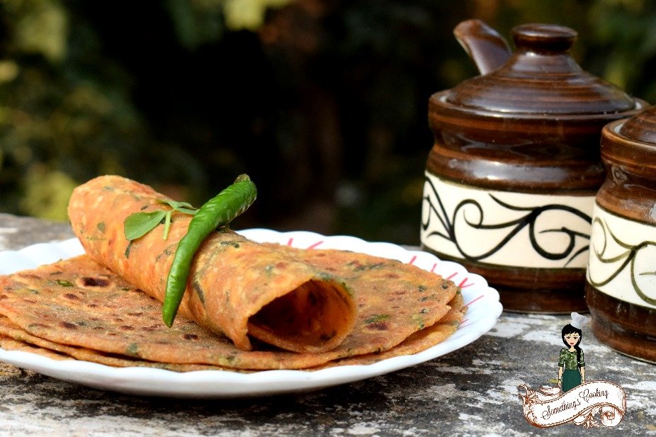 Methi Thepla - Indian flatbread - methi thepla with curd pickle