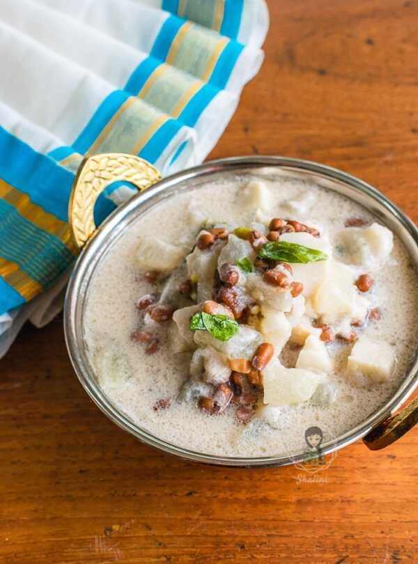 Olan curry with ash gourd and blackeyed peas images