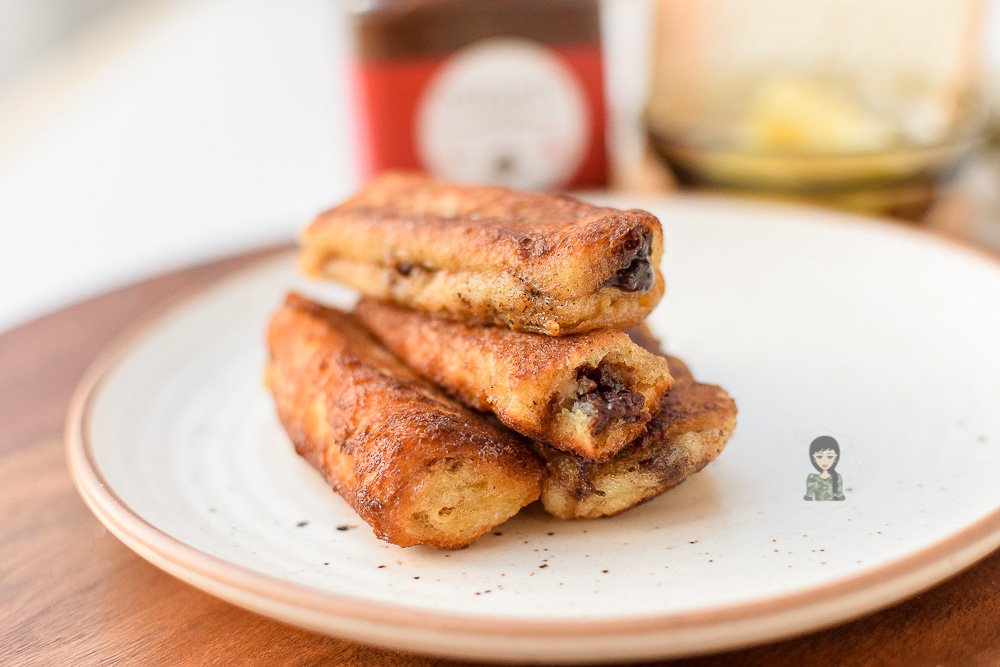 Chocolate Spread French Toast Roll-Ups
