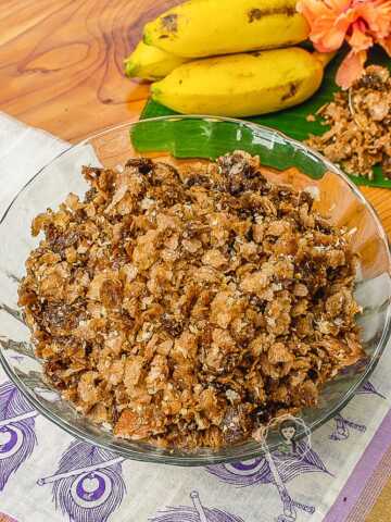 How to make Aval Nanchathu - Bowl of aval or sweet poha served with banana